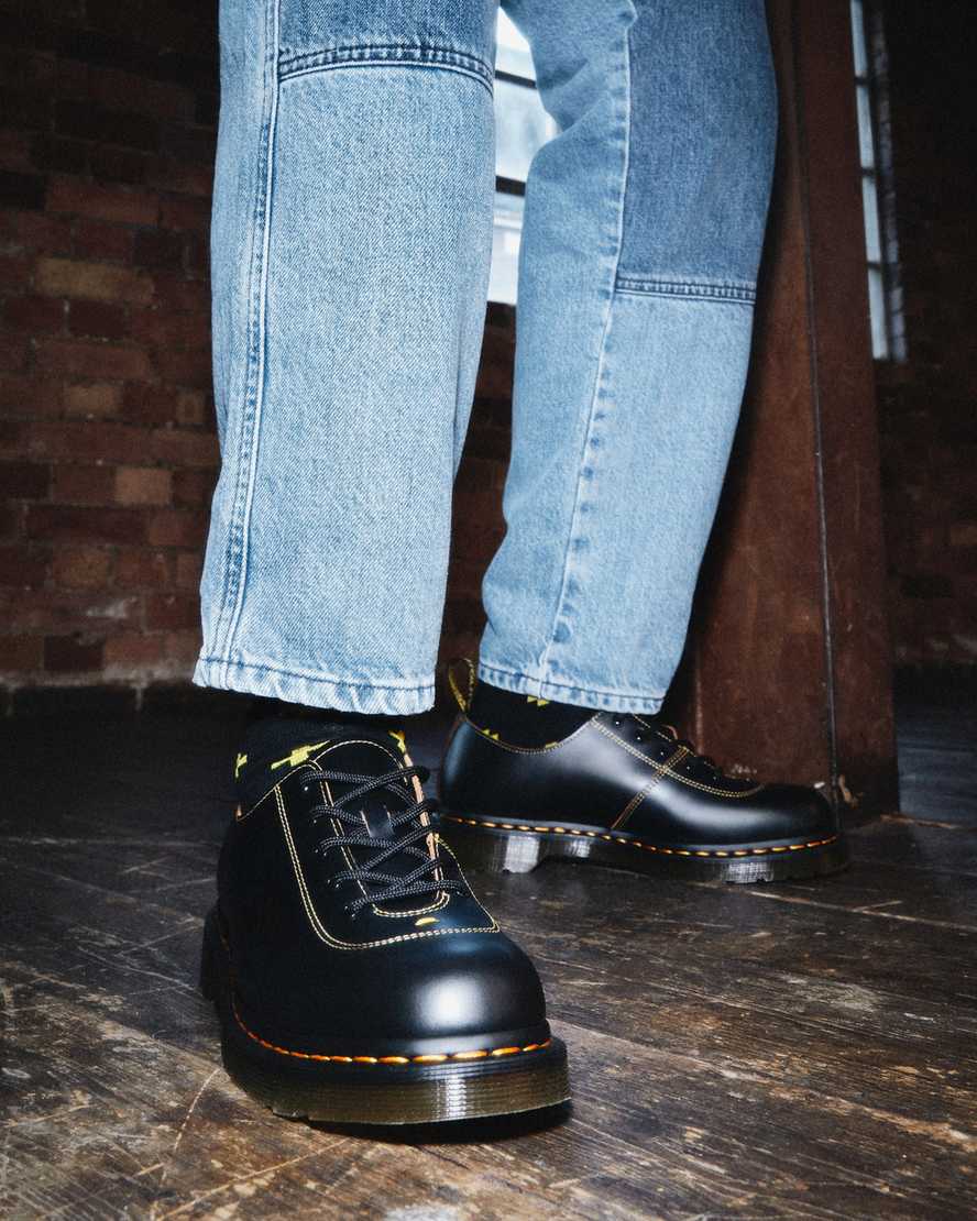 Černé dámské šněrovací boty dr. martens glyndon vintage smooth
