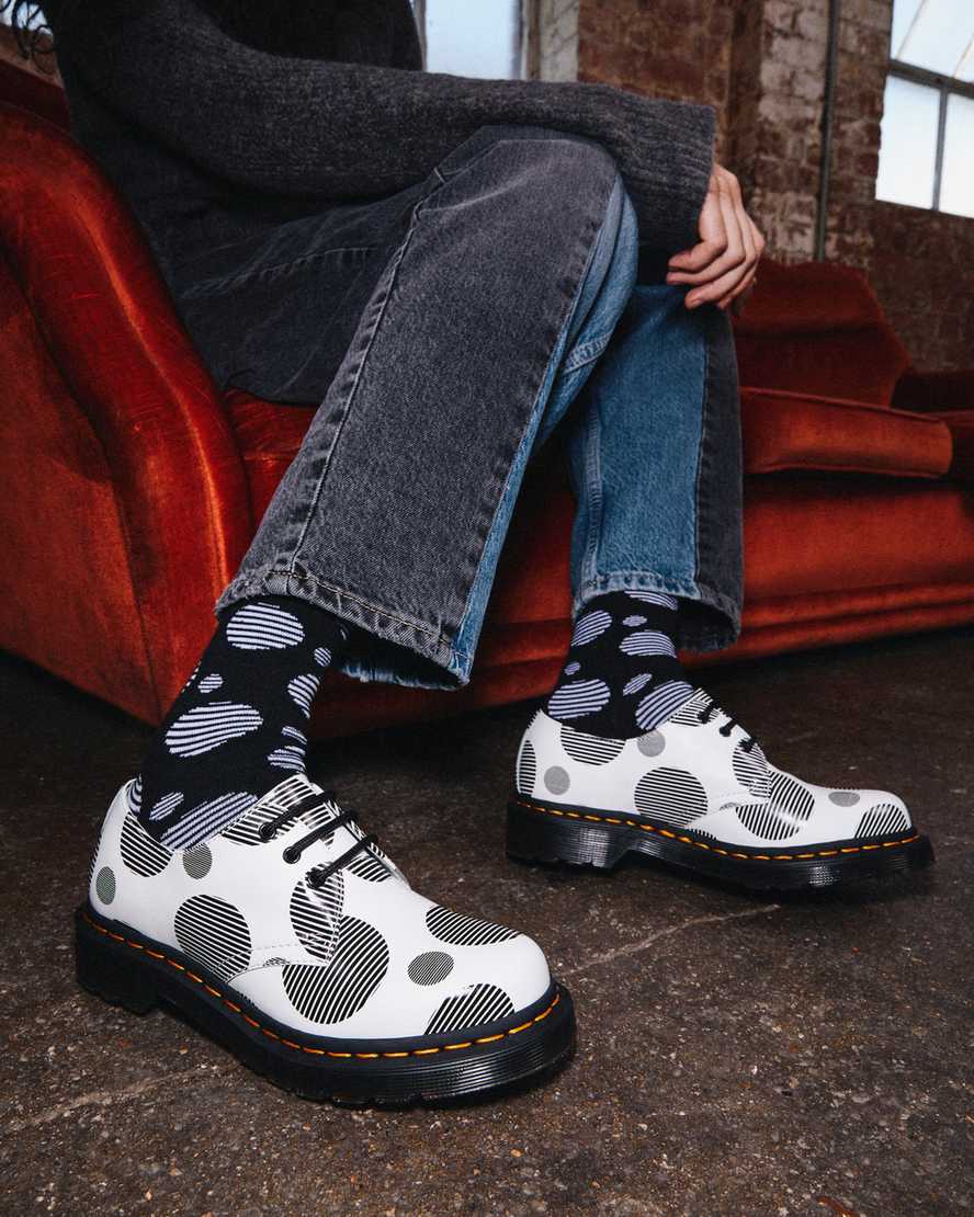 dámské oxfordské boty dr. martens 1461 polka dot smooth v bílé a černé barvě
