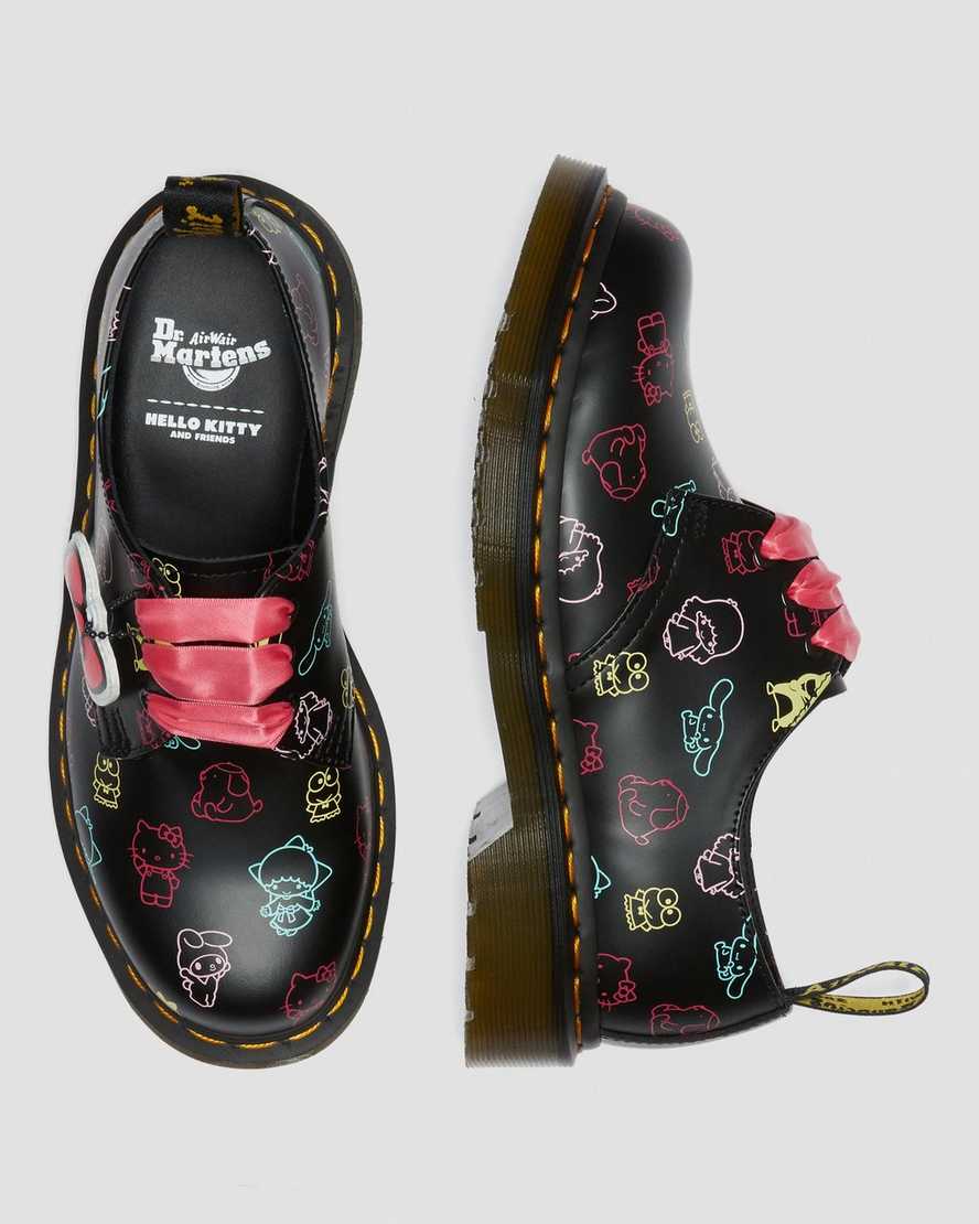 Černé dámské oxfordské boty dr. martens hello kitty friends 1461 smooth