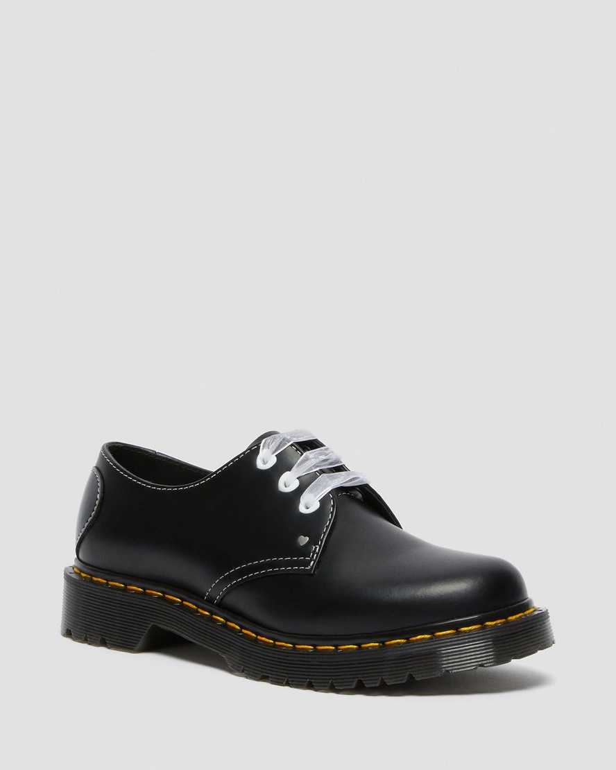 dámské oxfordské boty dr. martens 1461 hearts smooth patent v černé barvě