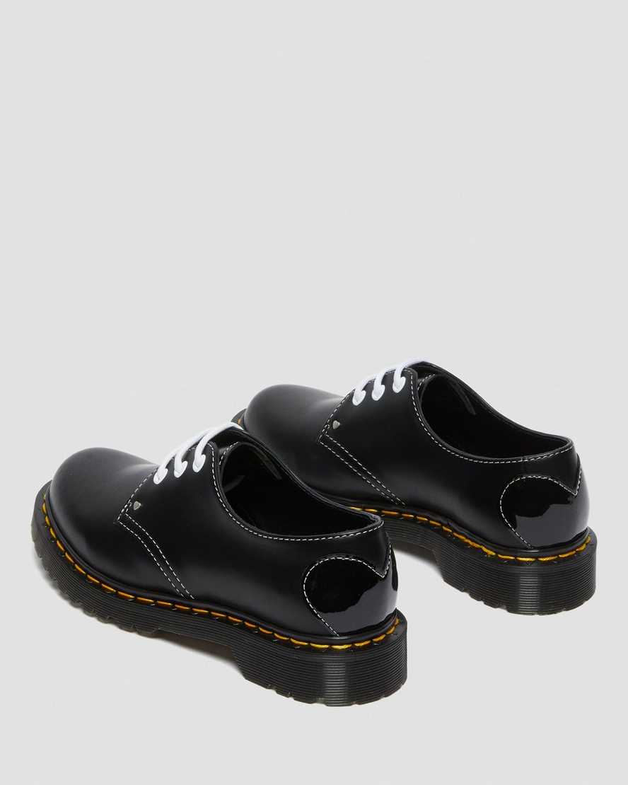 dámské oxfordské boty dr. martens 1461 hearts smooth patent v černé barvě
