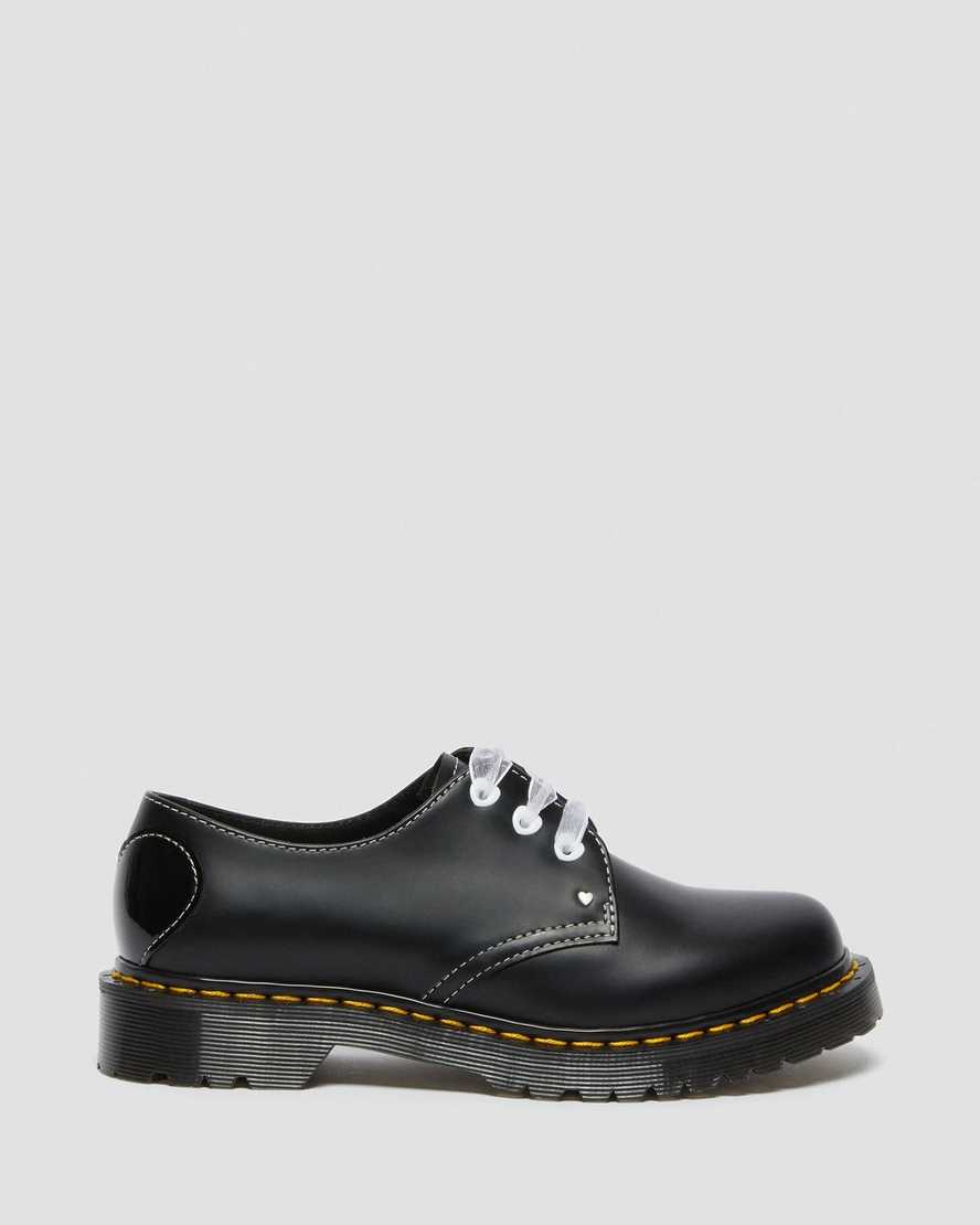dámské oxfordské boty dr. martens 1461 hearts smooth patent v černé barvě