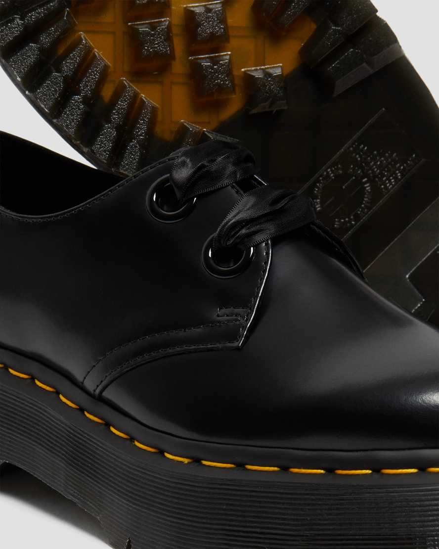 Černé dámské boty na platformě dr. martens holly